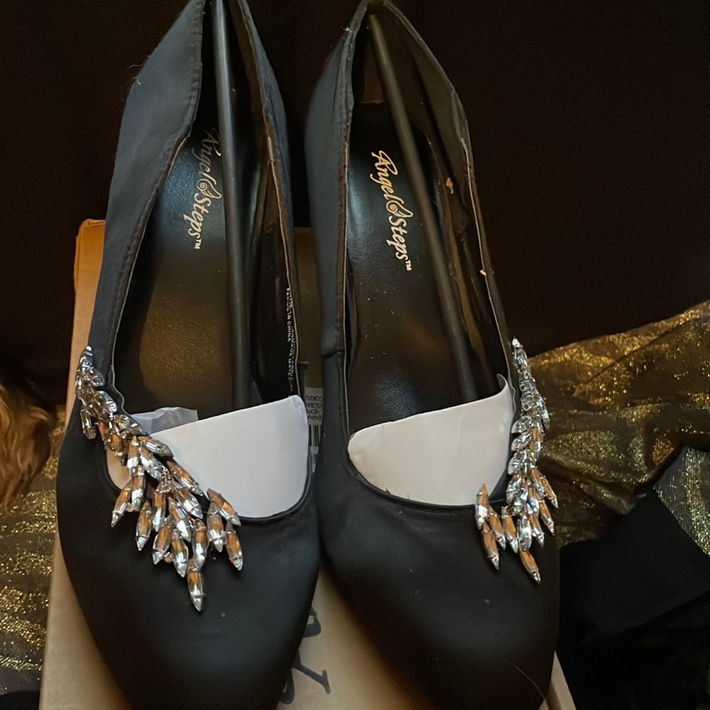 Angel Steps Black Satin Pumps W/ Silver Crystal Embellishments.Size 10.NIB🔺FIRM